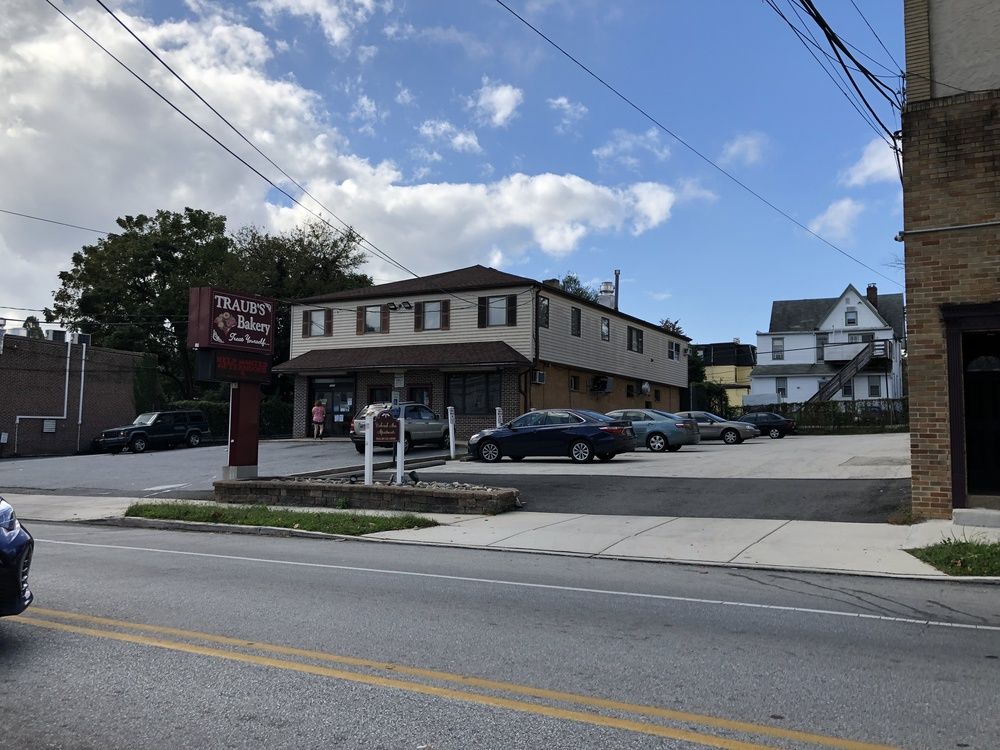 Traub's Bakery: 1020 Lincoln Avenue, Prospect Park, PA 19076